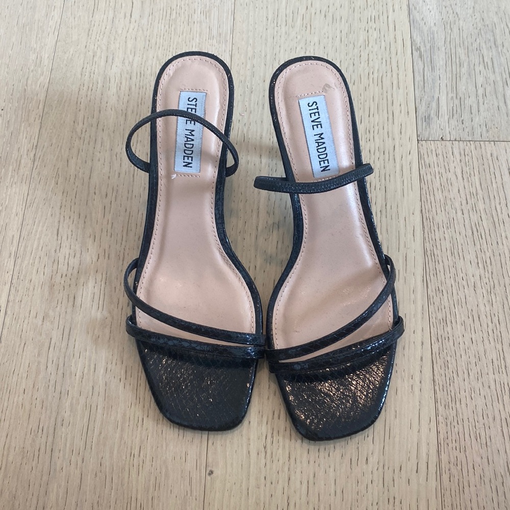 Steve Madden Strap Black Low Heel Sandals Size 7M